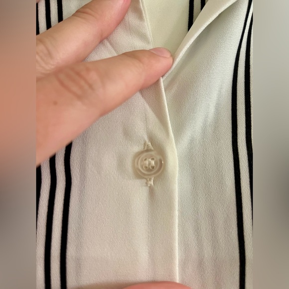 Striped Tie-able Short Sleeve Blouse - Picture 4 of 7